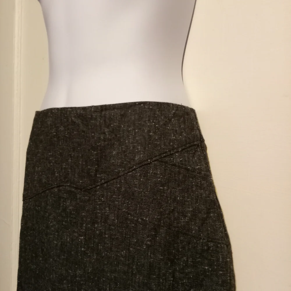 🛍️ BUNDLE ONLY 🛍️ LADIES BLACK AND GRAY PENCIL SKIRT