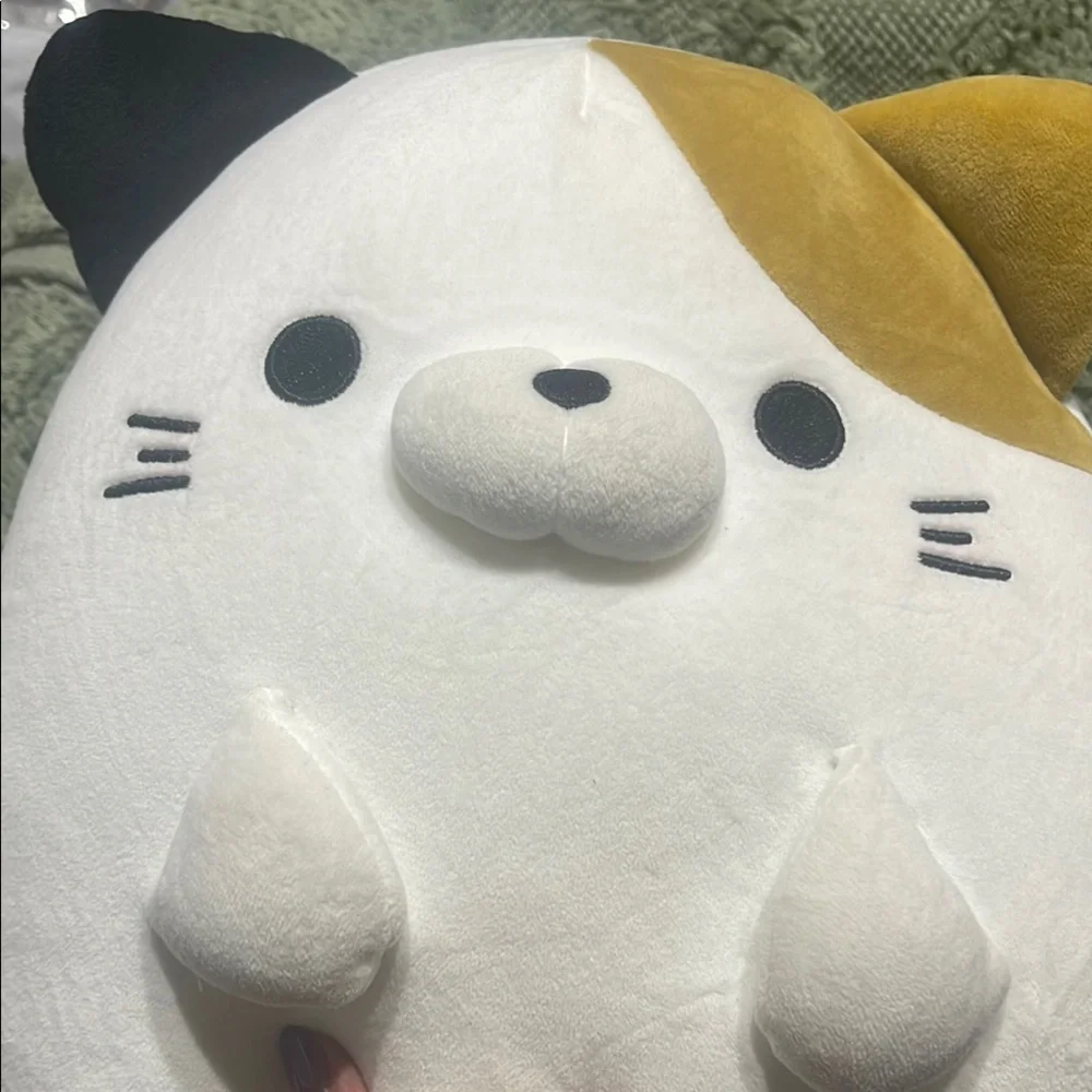 Takara White and Gold Cat Plush