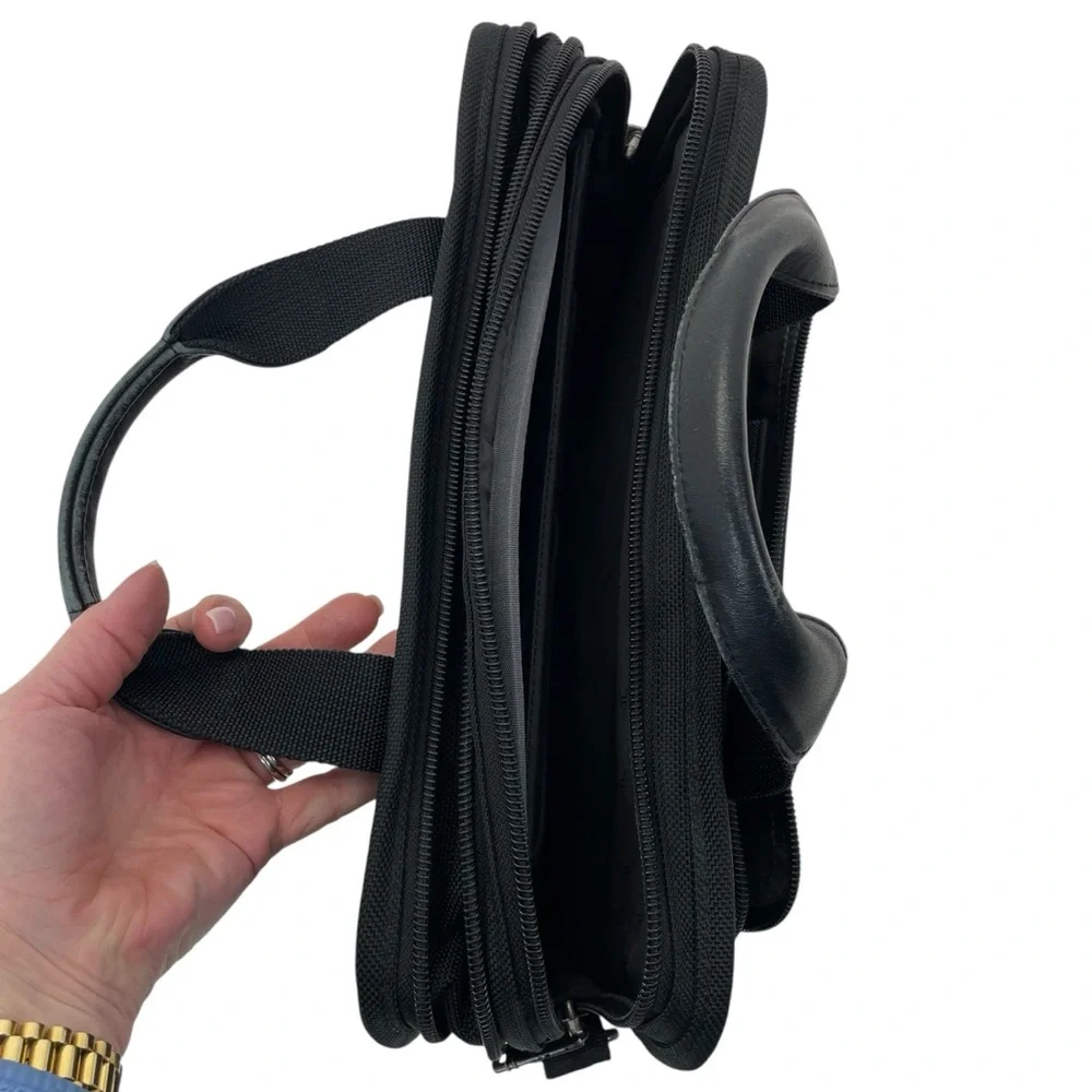 Tumi nylon portfolio
