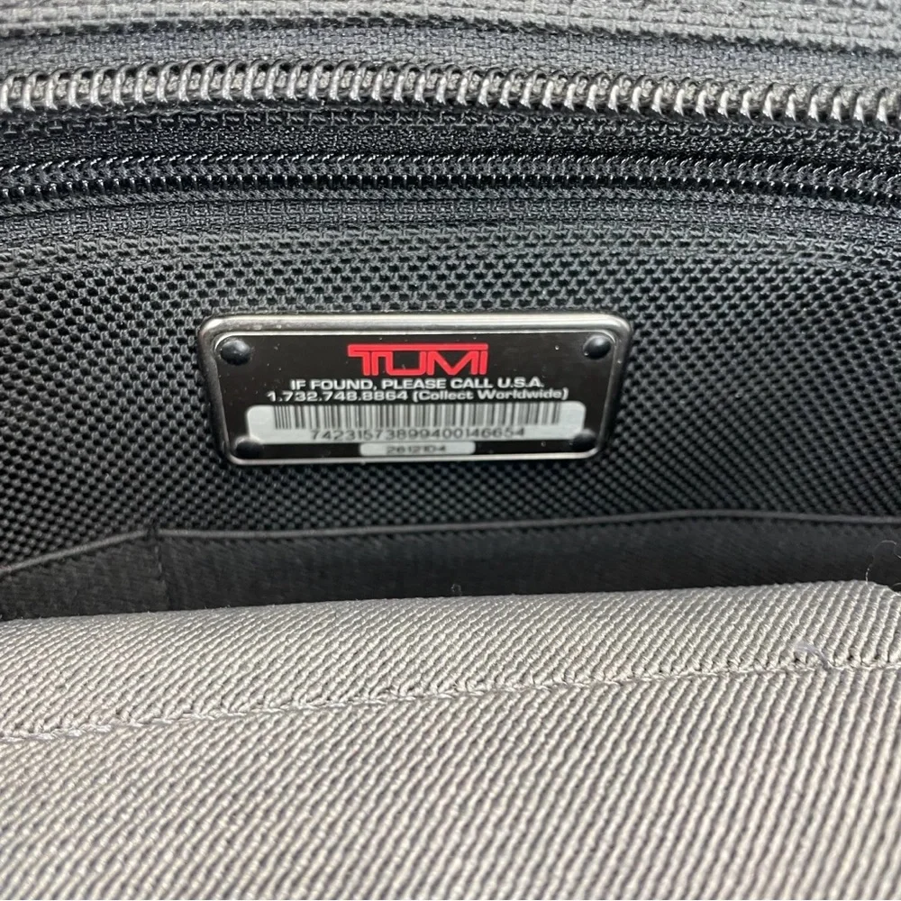 Tumi nylon portfolio