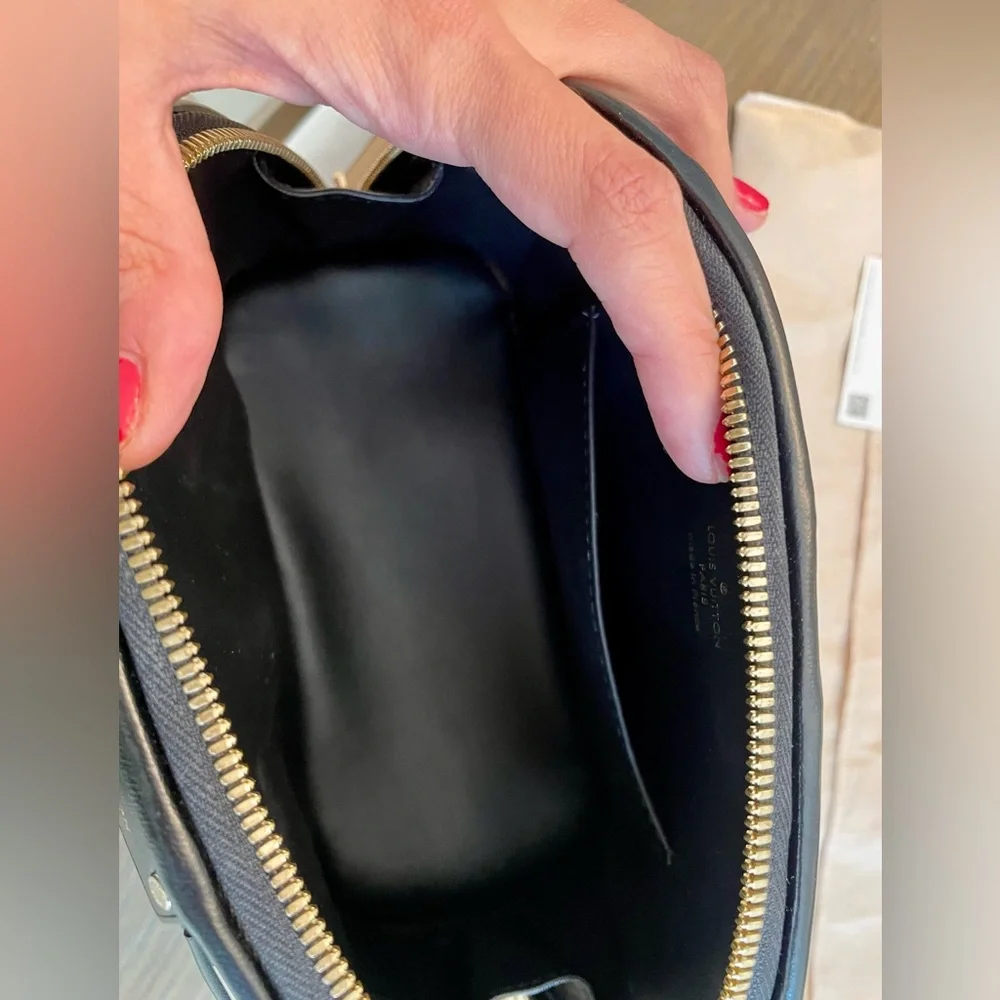 Louis Vuitton pristine comes