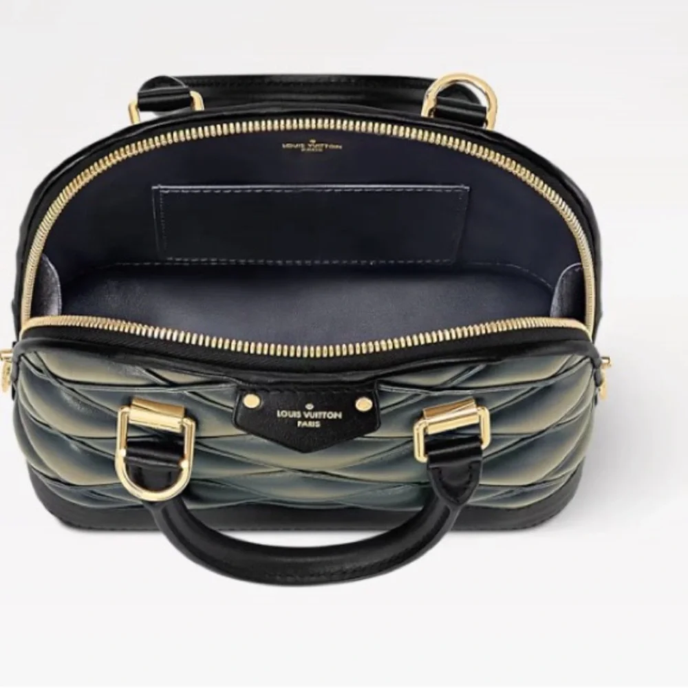 Louis Vuitton pristine comes