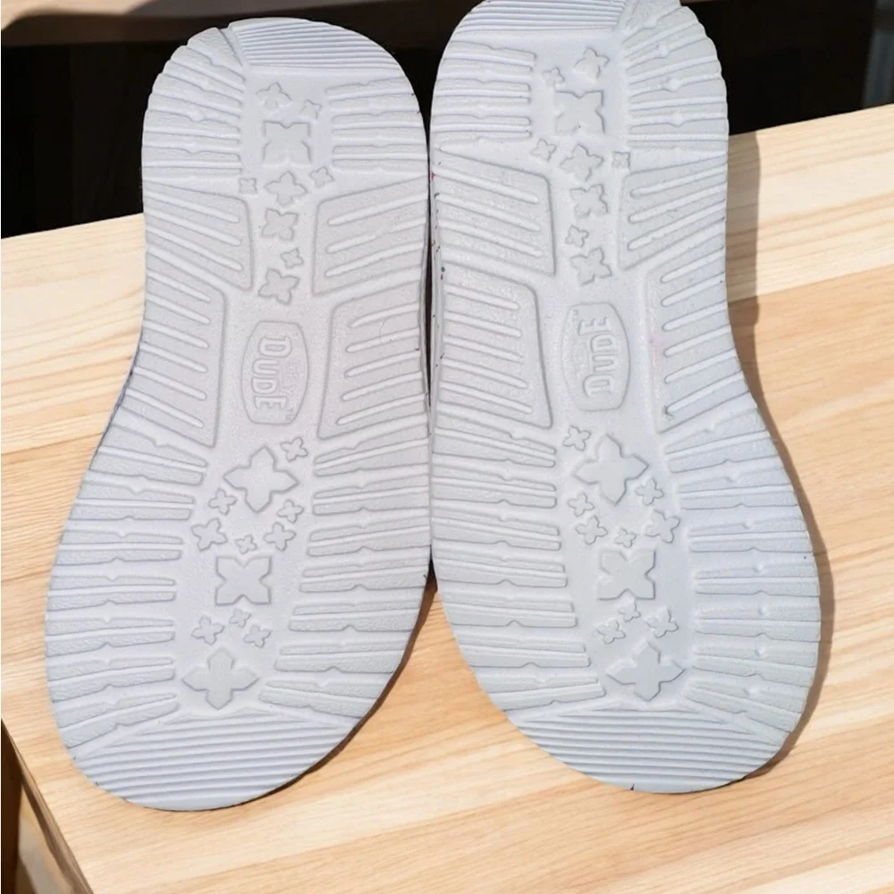 Hey Dude product pair