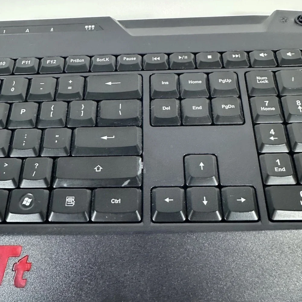 TT Esports Challenger Ultimate Professional Gaming Keyboard With Case And Strap