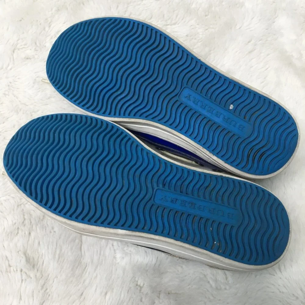 Burberry pre owned