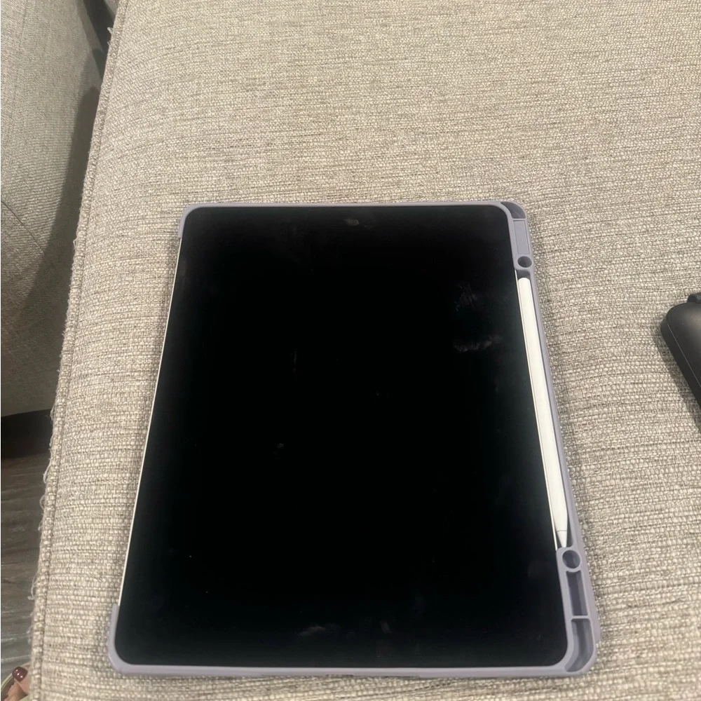 iPad air 13 inches 256 GB nearly new