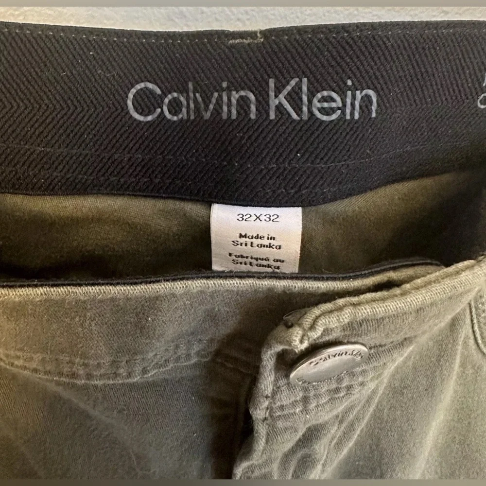 Calvin Klein 10” green 33”