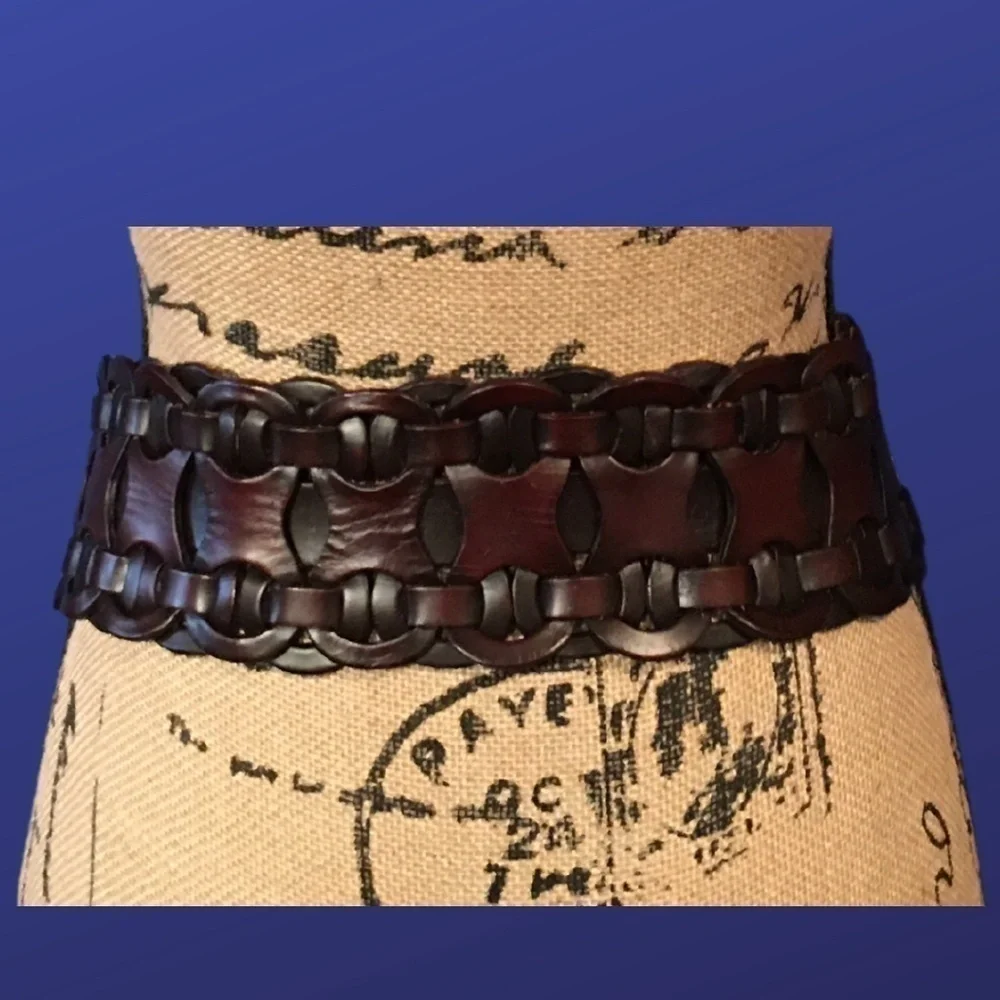 Unbranded leather 32 serve