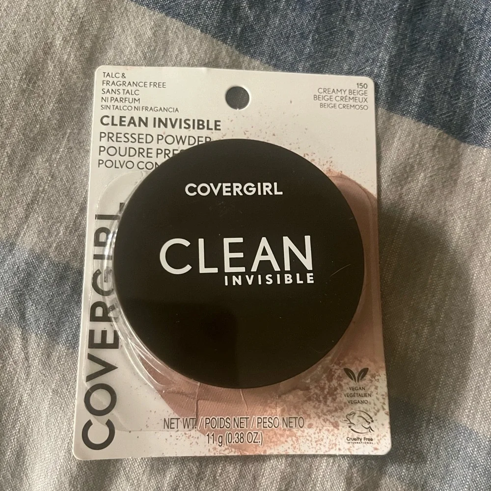 Brand new In package cover girl pressed powdered foundation. #150