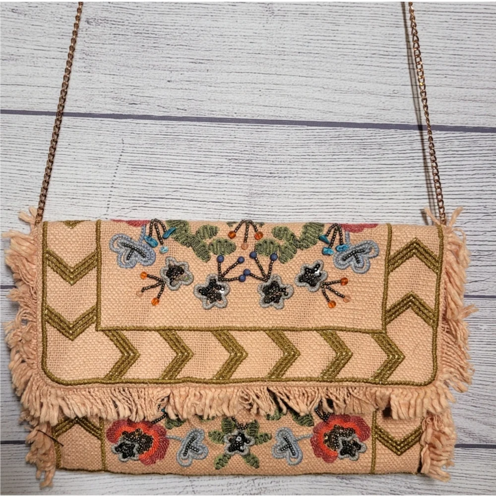 Women's Clutch Handbag Floral Embroidered Fringed Multicolor Snap Closure Retro