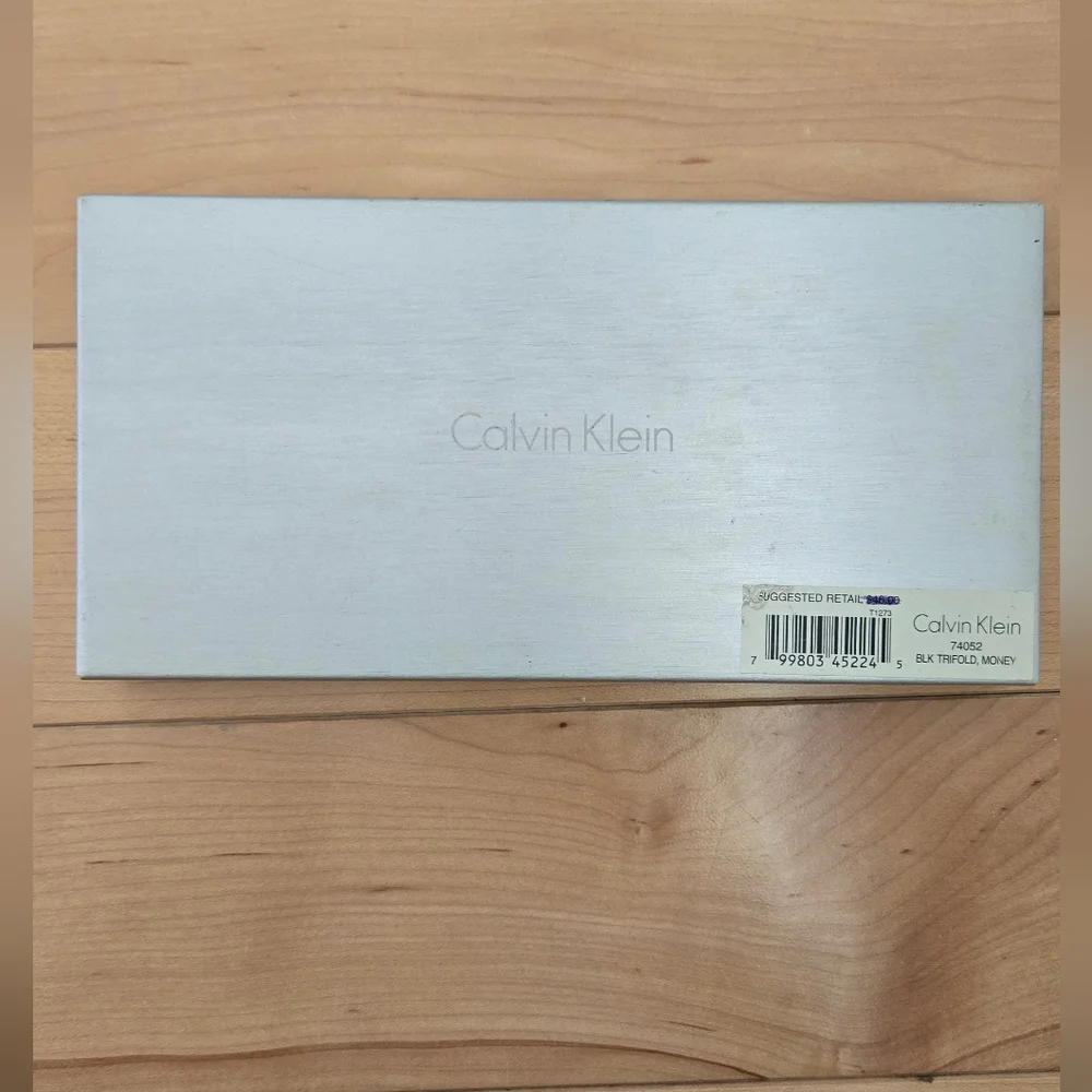 Calvin Klein new trifold