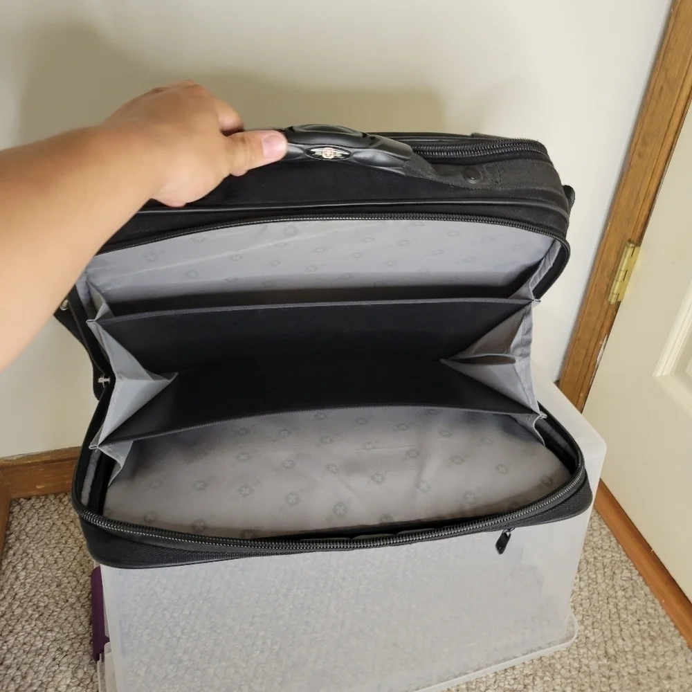 𝅺SWISSGEAR Laptop Bag - Great Condition