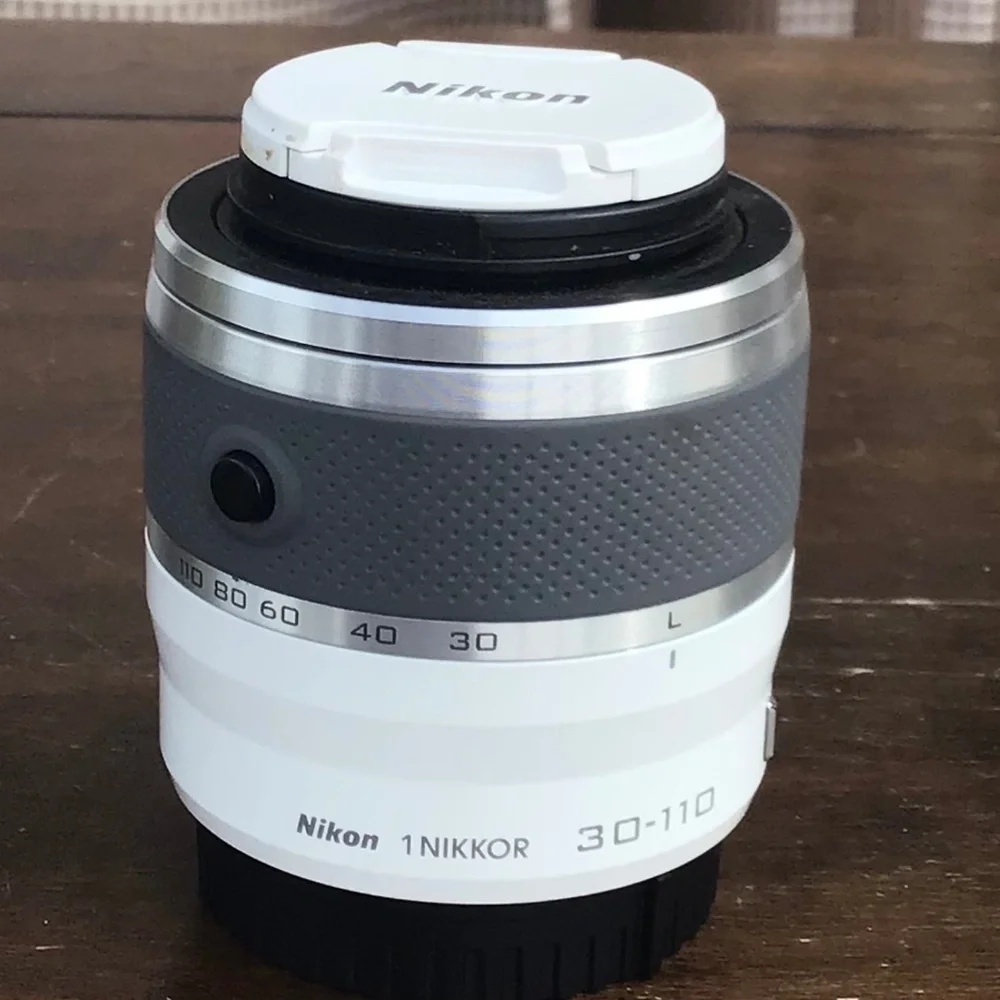 Nikon red j3
