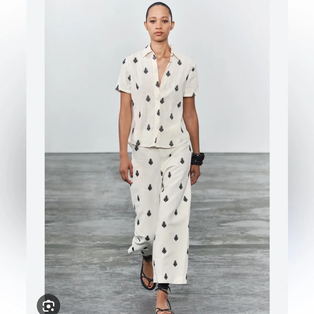 ZARA CONTRAST EMBROIDERED CULOTTES