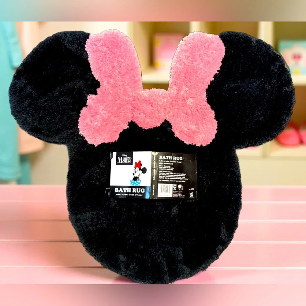 Disney Minnie Mouse NWT Adorable Black and Pink Bow Plush Bath Rug