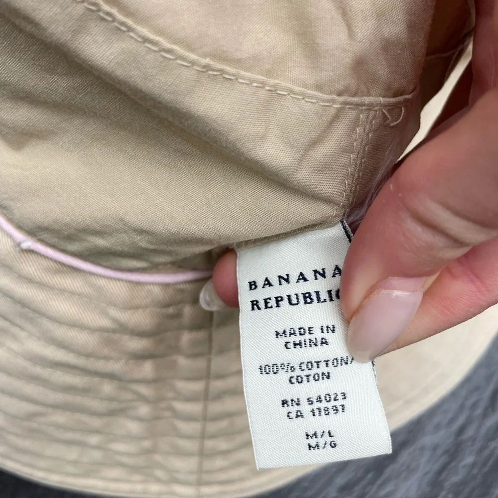 Banana Republic reversible banana
