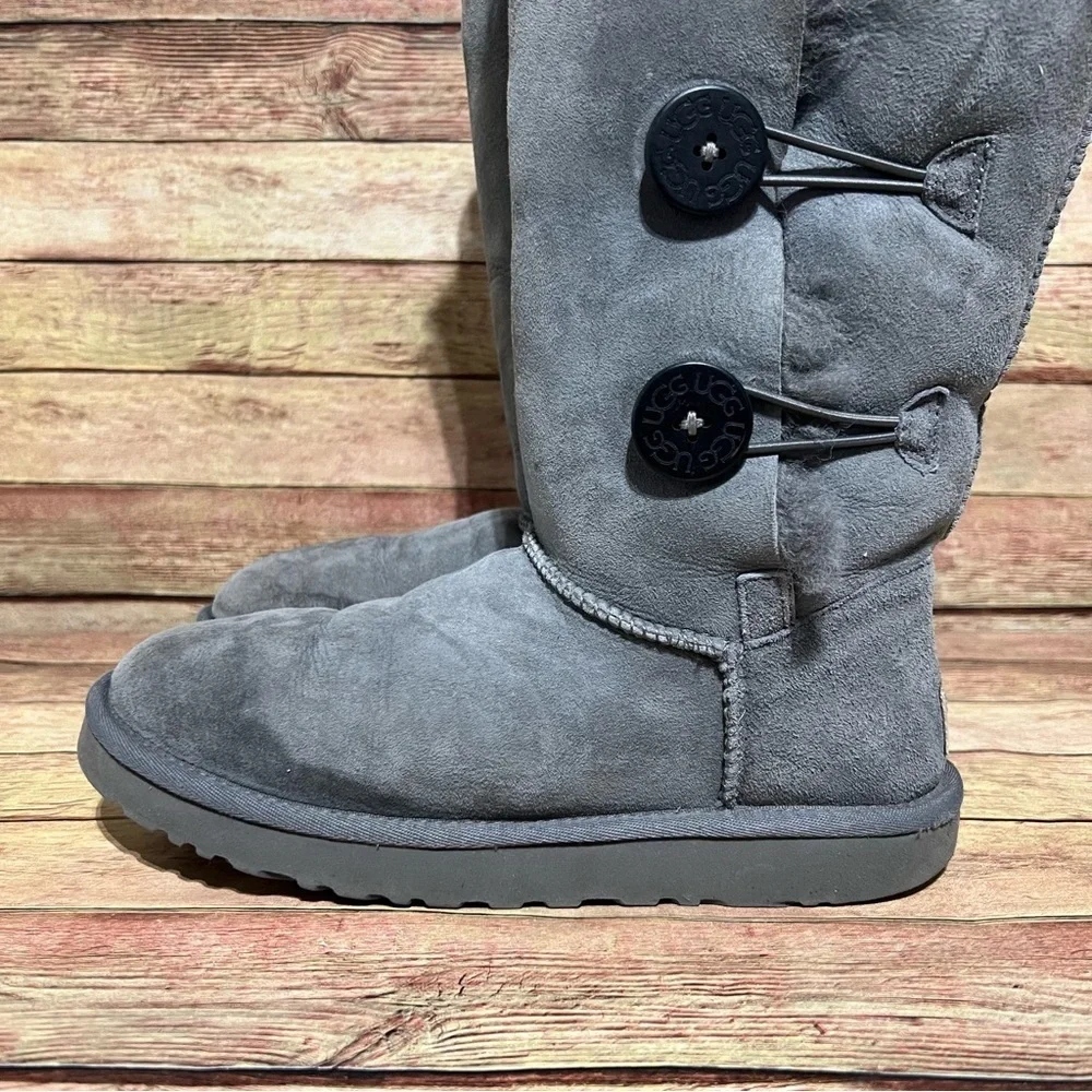 UGG grey tripple