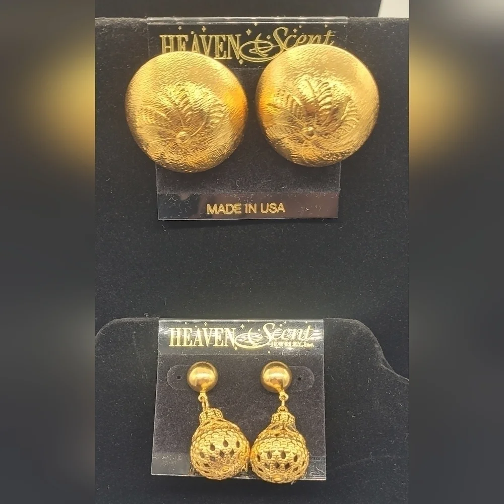 Heaven Scent Jewelry Collection 2 Pairs of Earrings (Gold Sphere)​​​