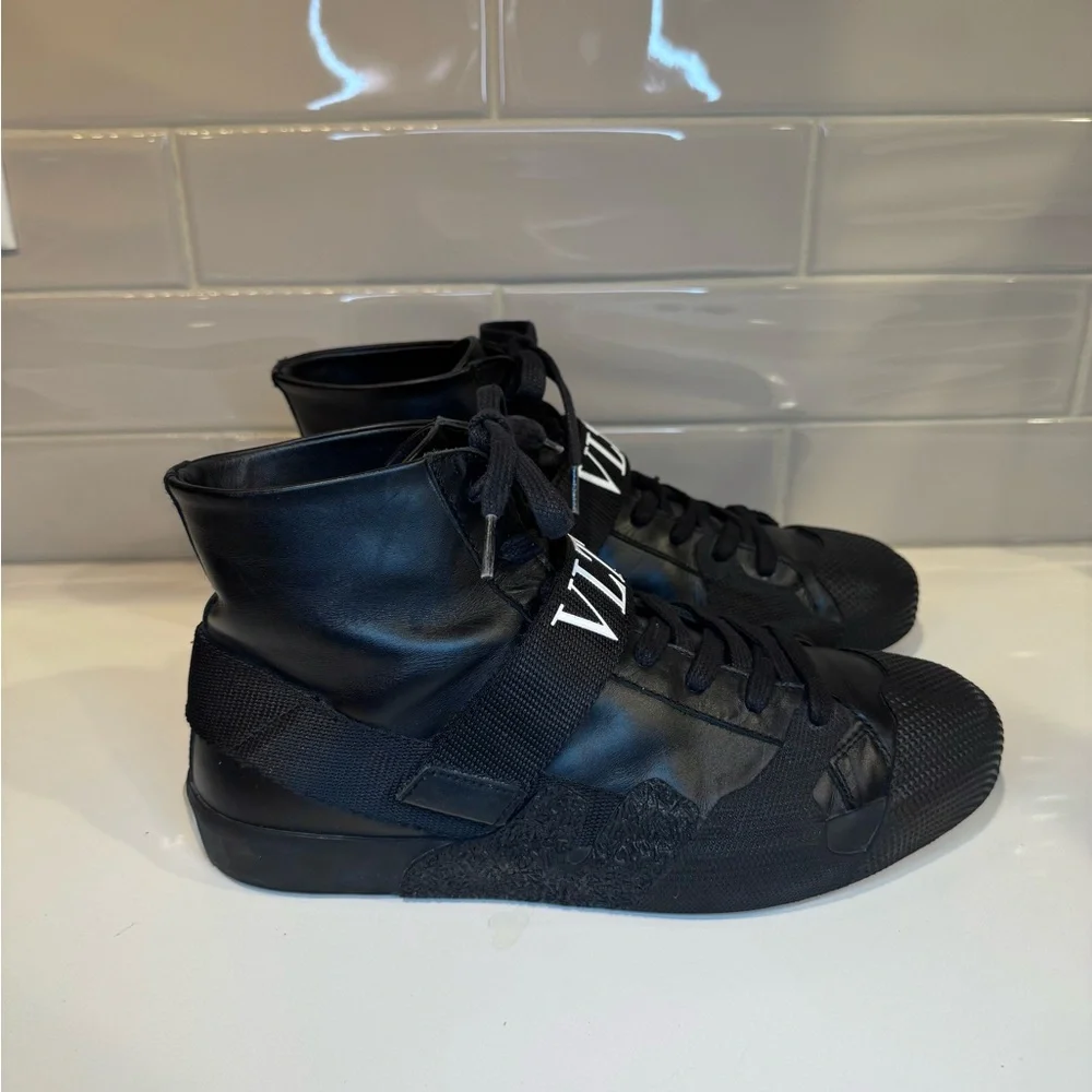 Valentino Garavani size 40 limited