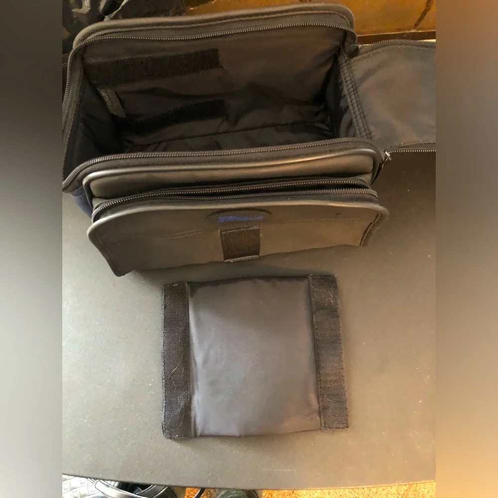 TARGUS CAMARA BAG - 35mm, Digital, Lenses etc.