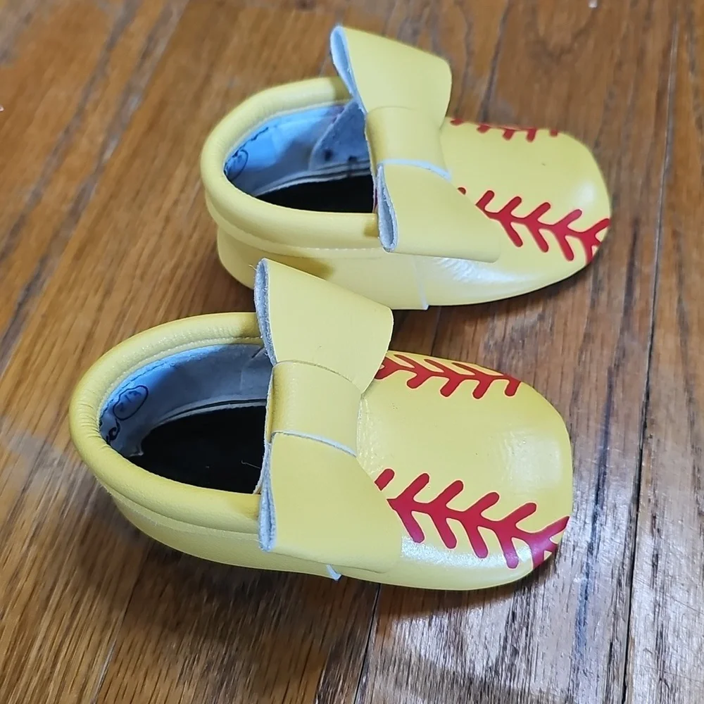 Texas Moccs ship within