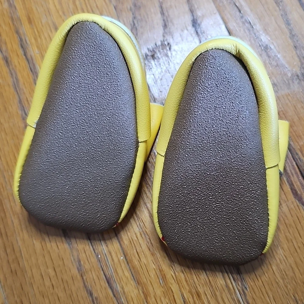 Texas Moccs ship within