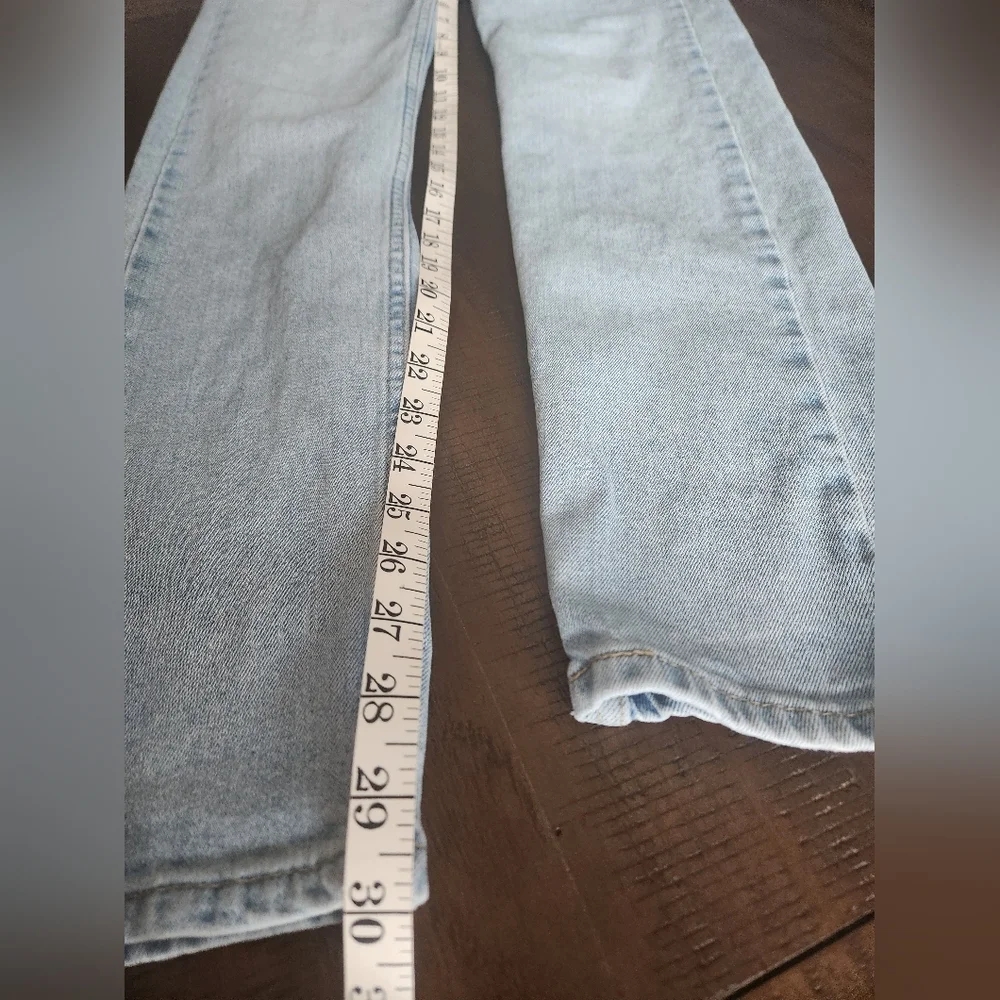 Levis excellent preowned