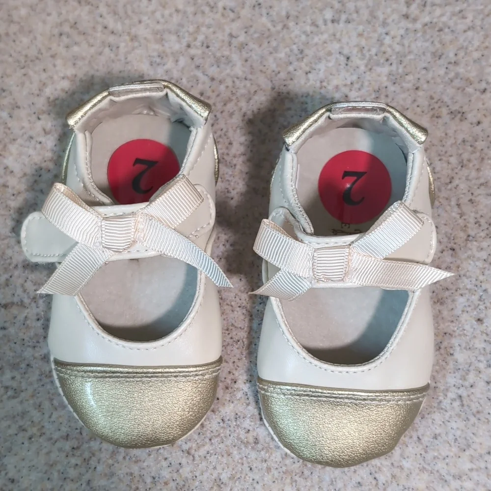 Cole Haan Baby Shoes, Mini Cap Bow, Cream And Gold, Size 2, New