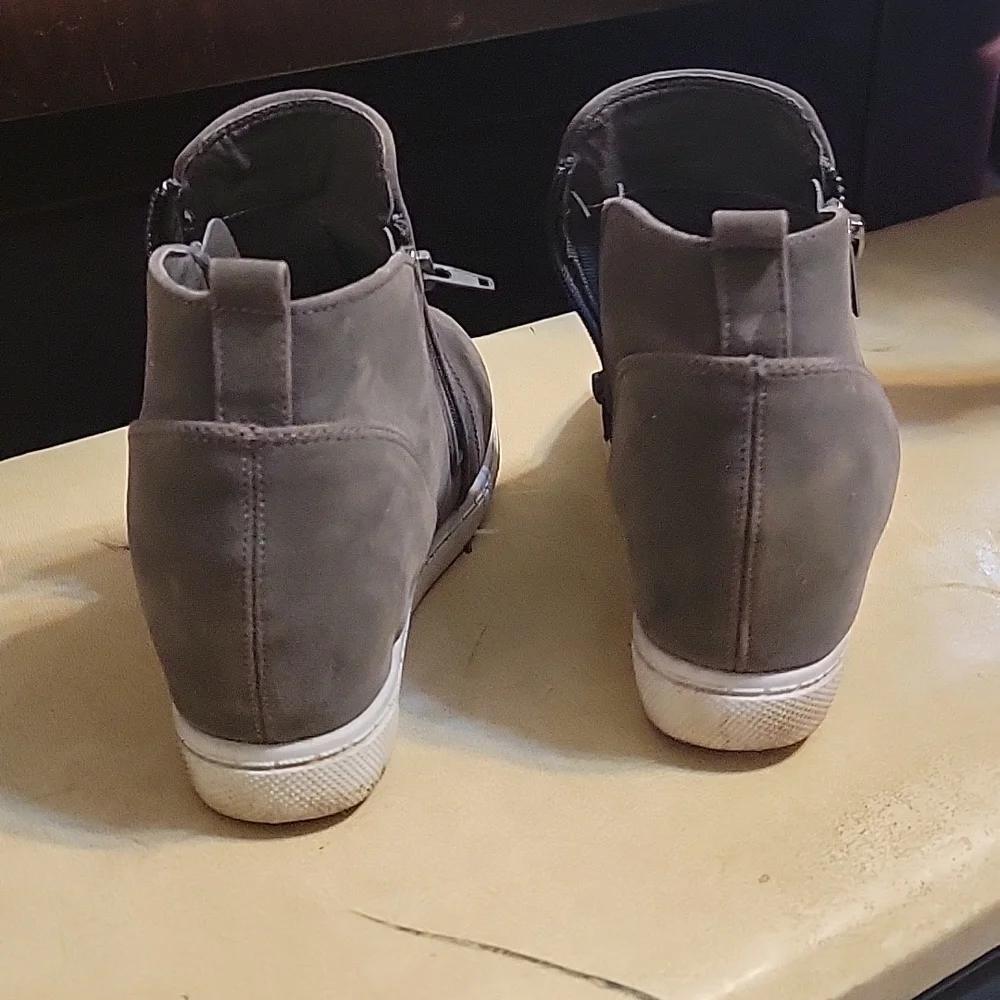 Outwoods hardly worn