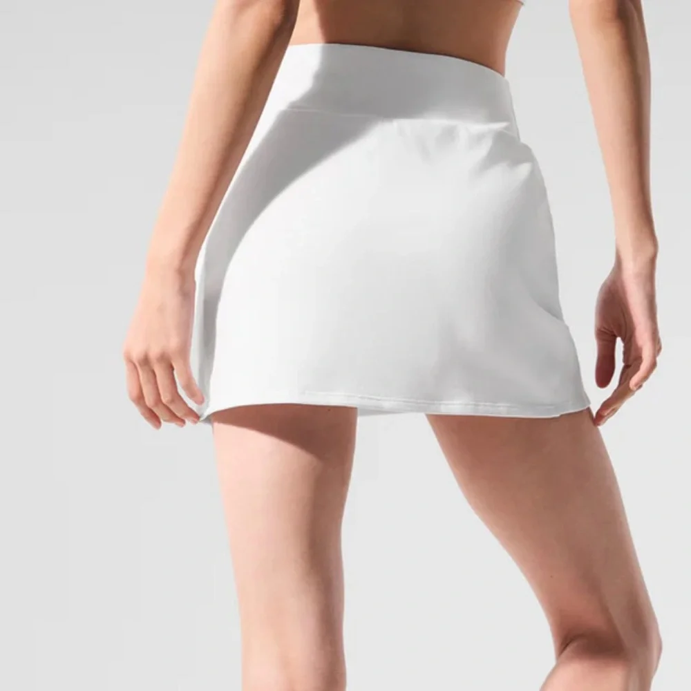 ALO Yoga chic white