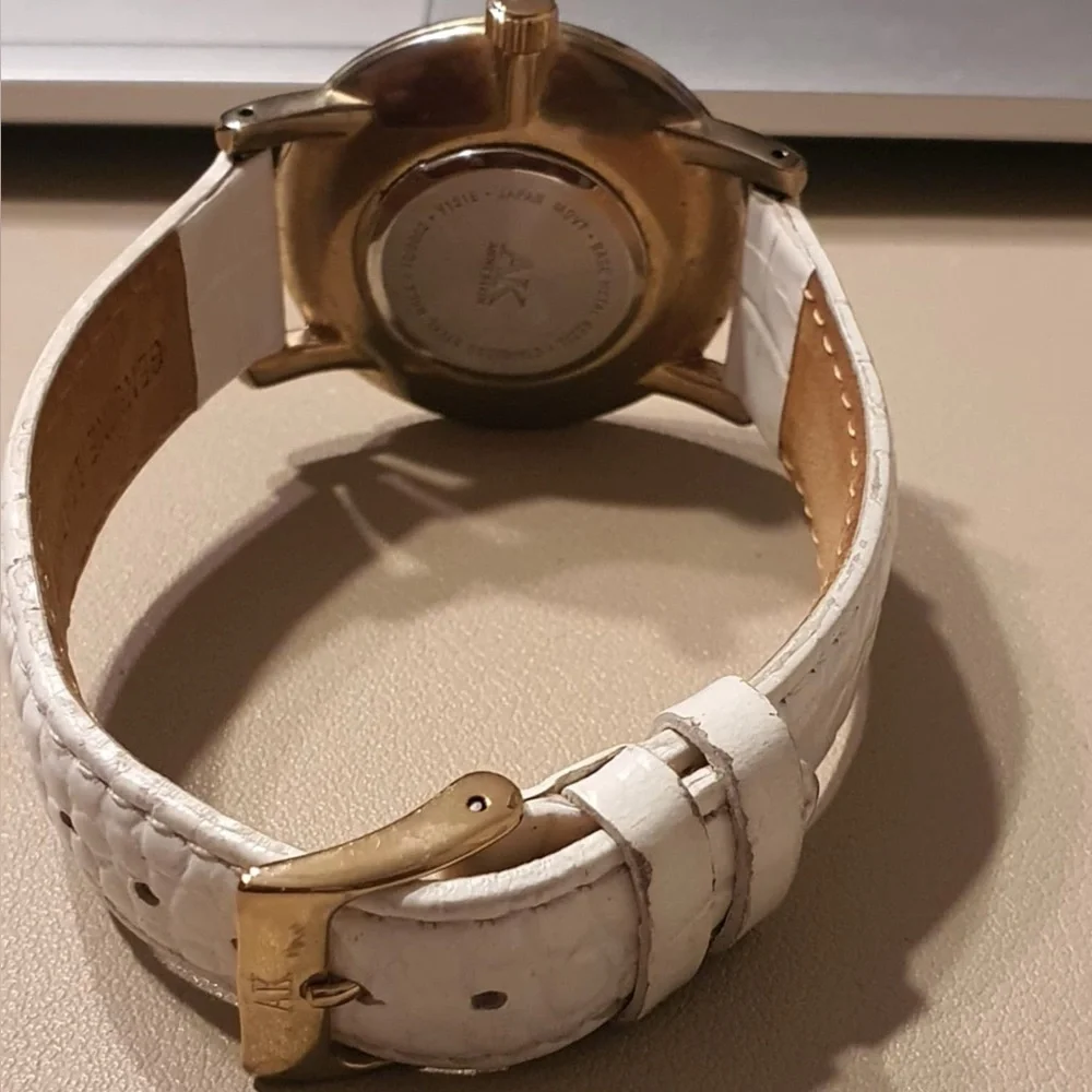 Anne Klein used it 9002