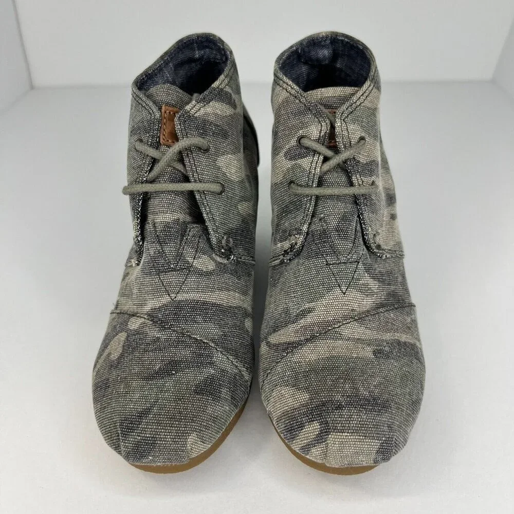 Toms Womens 380513 Camo Washed Desert Canvas Wedge Lace Up Size 5W Bootie