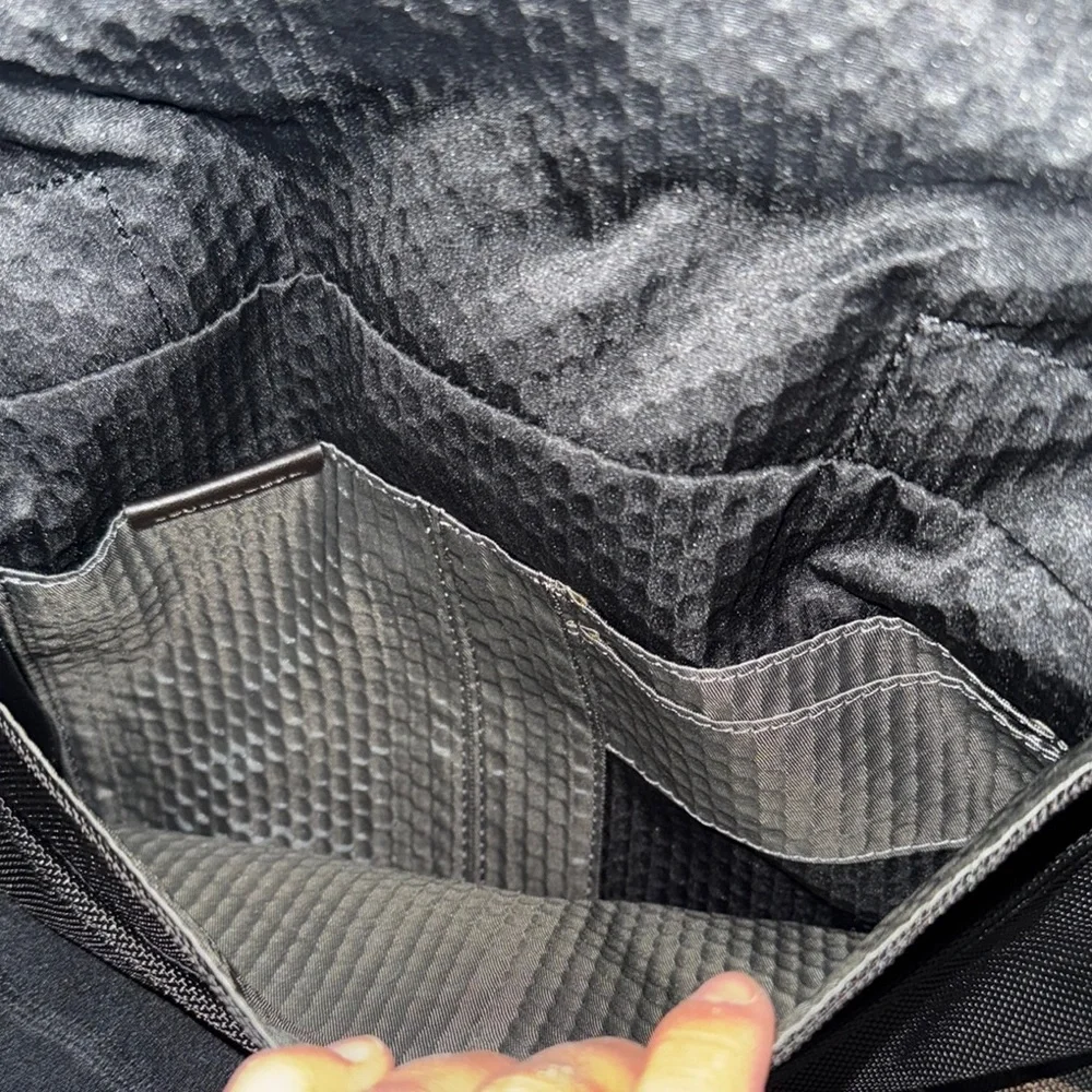 Tumi black messenger