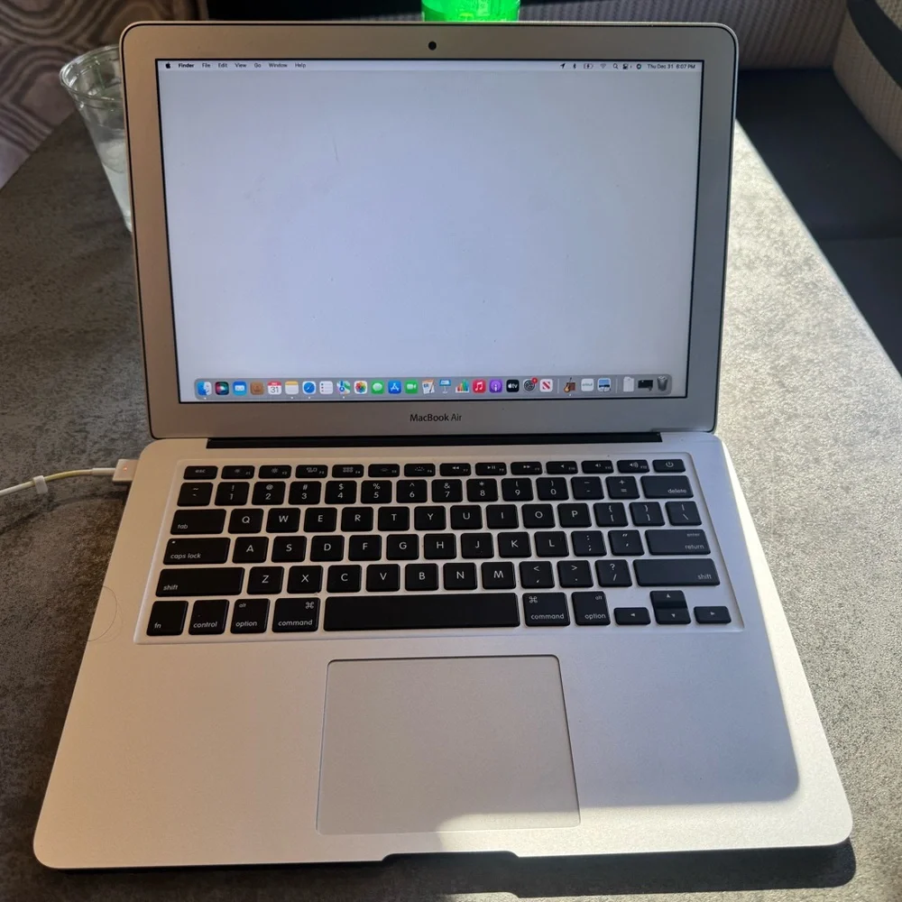Apple sleek modern