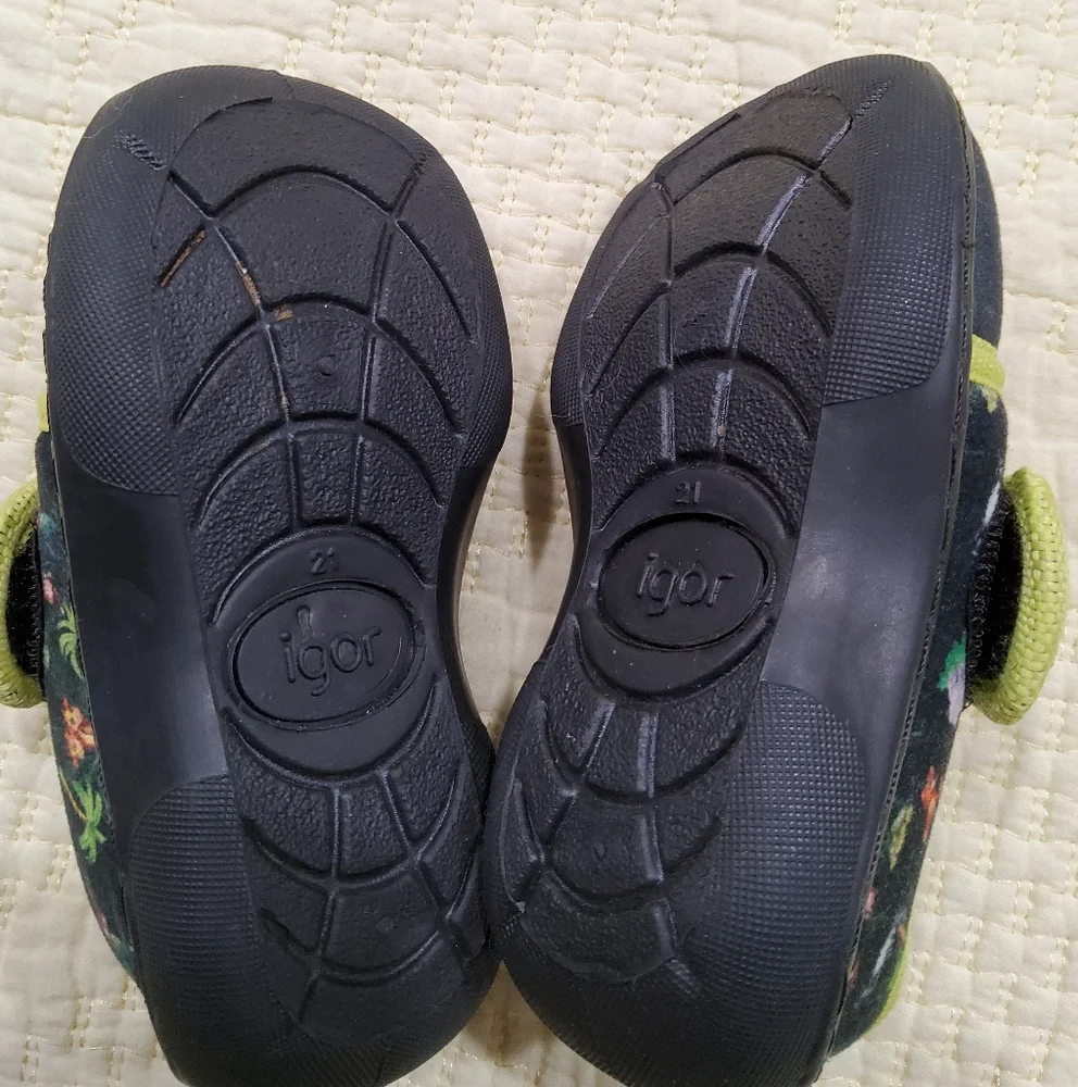 Igor Kids' Black and Green Lion Shoes
