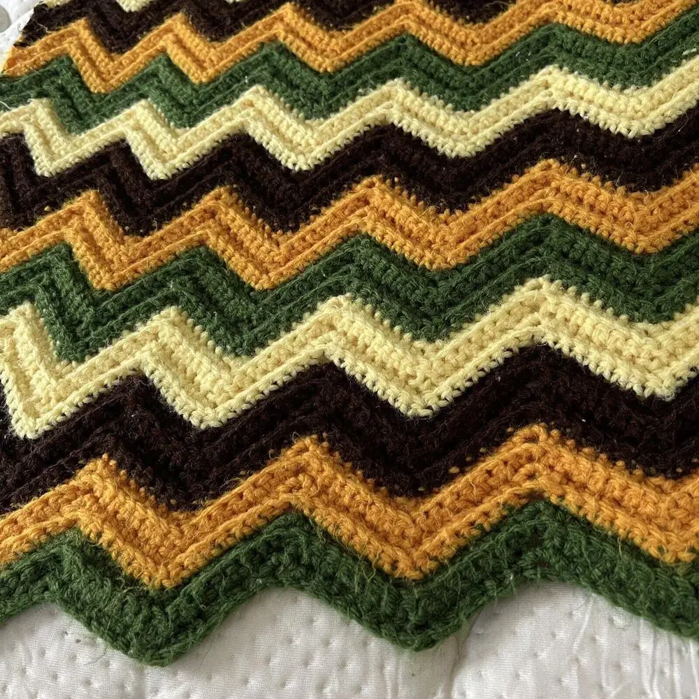 Vintage Crochet Chevron Herringbone Zig Zag Knit Throw Blanket Afghan 84