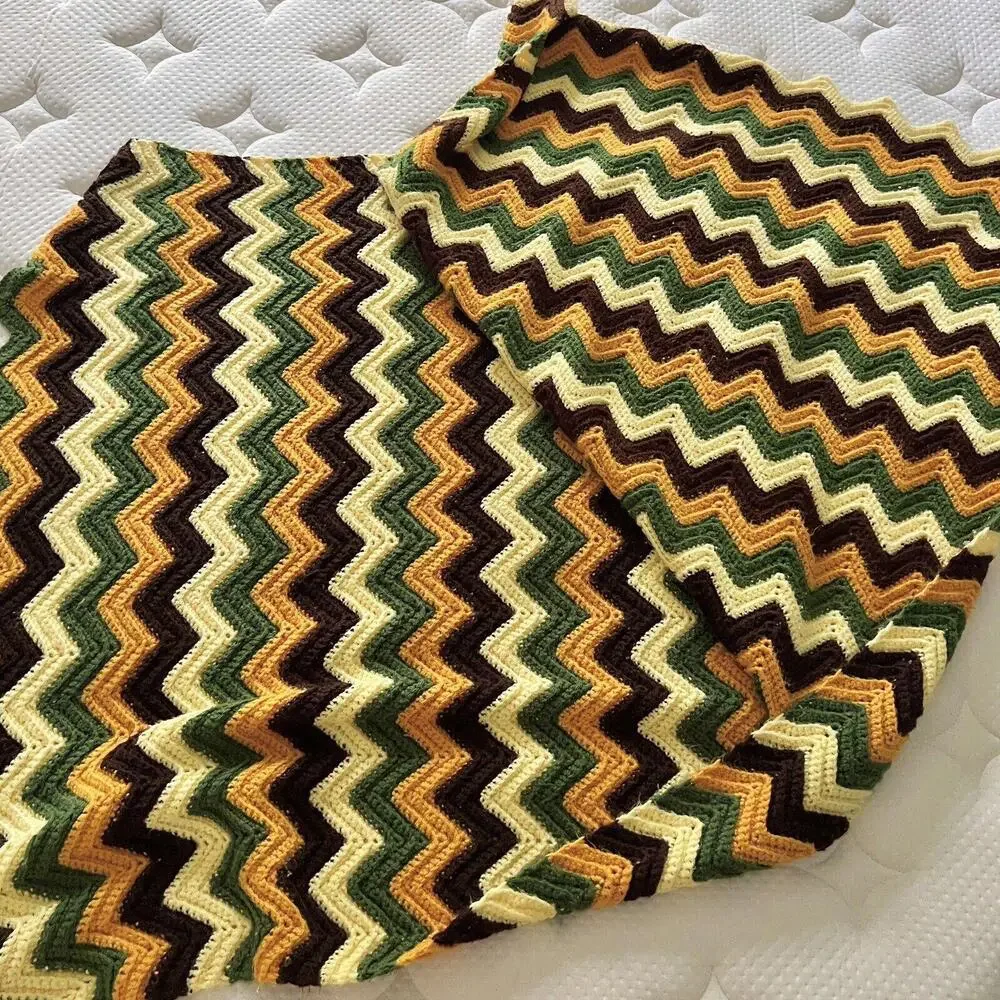 Vintage Crochet Chevron Herringbone Zig Zag Knit Throw Blanket Afghan 84
