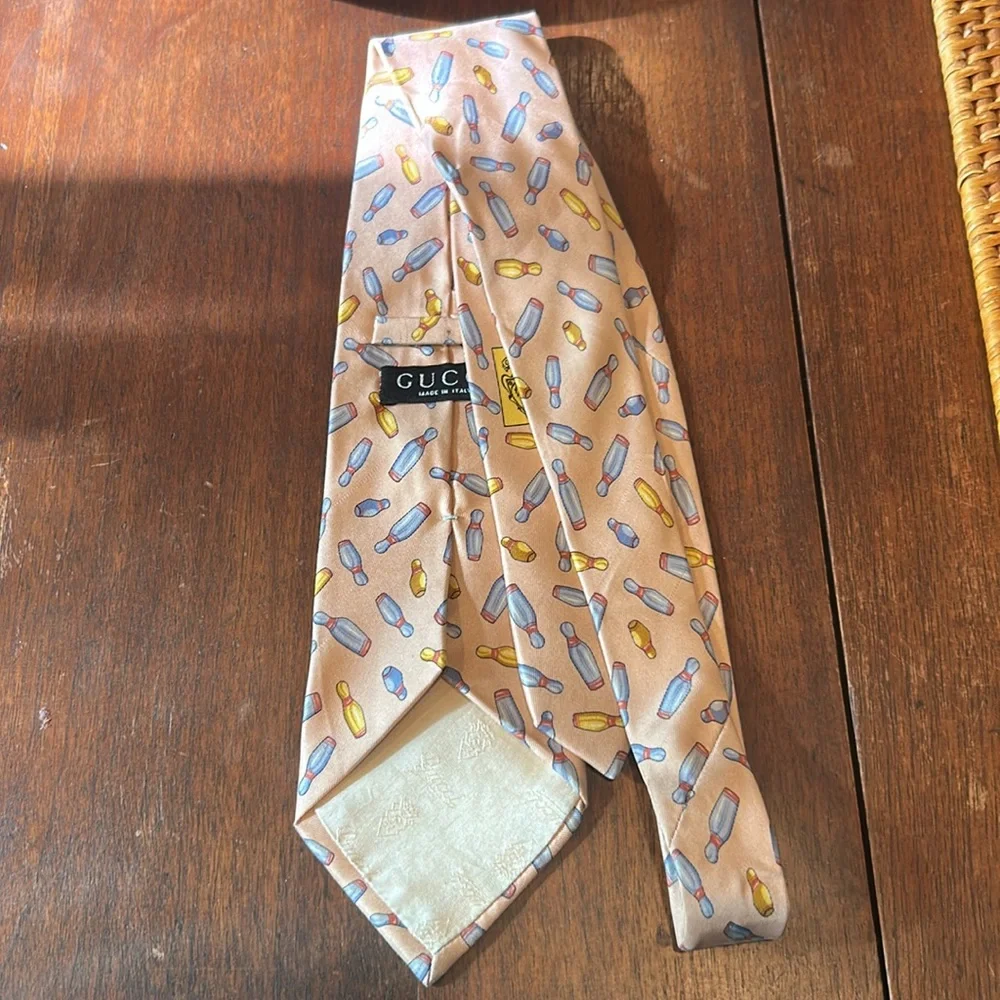 Gucci 100% Silk Bowling Pins Vintage Neck Tie Pink Blue