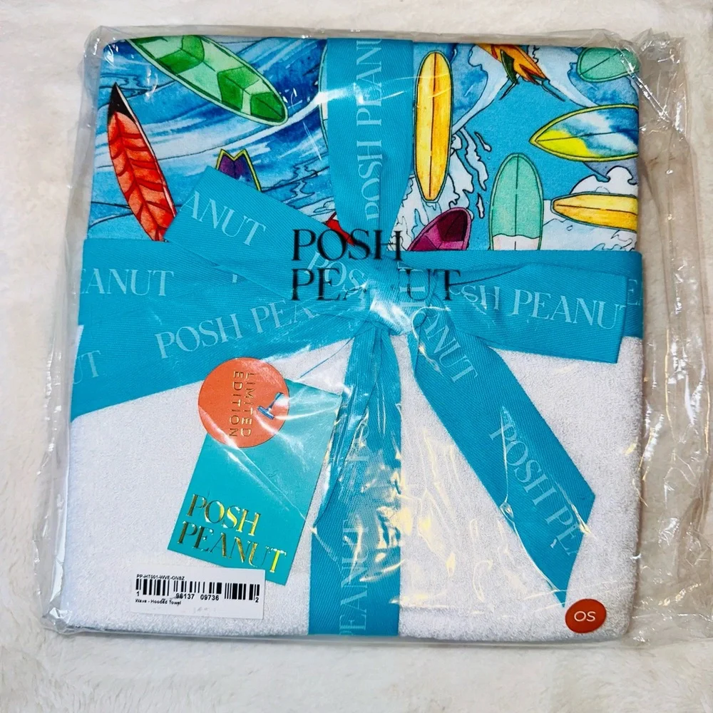 NIB Posh Wave Hooded Towel