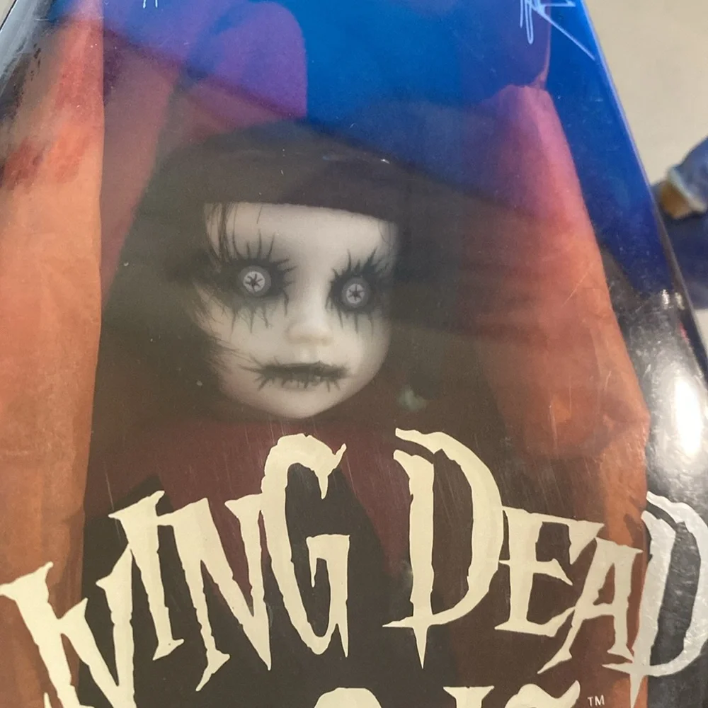 Mezco living dead