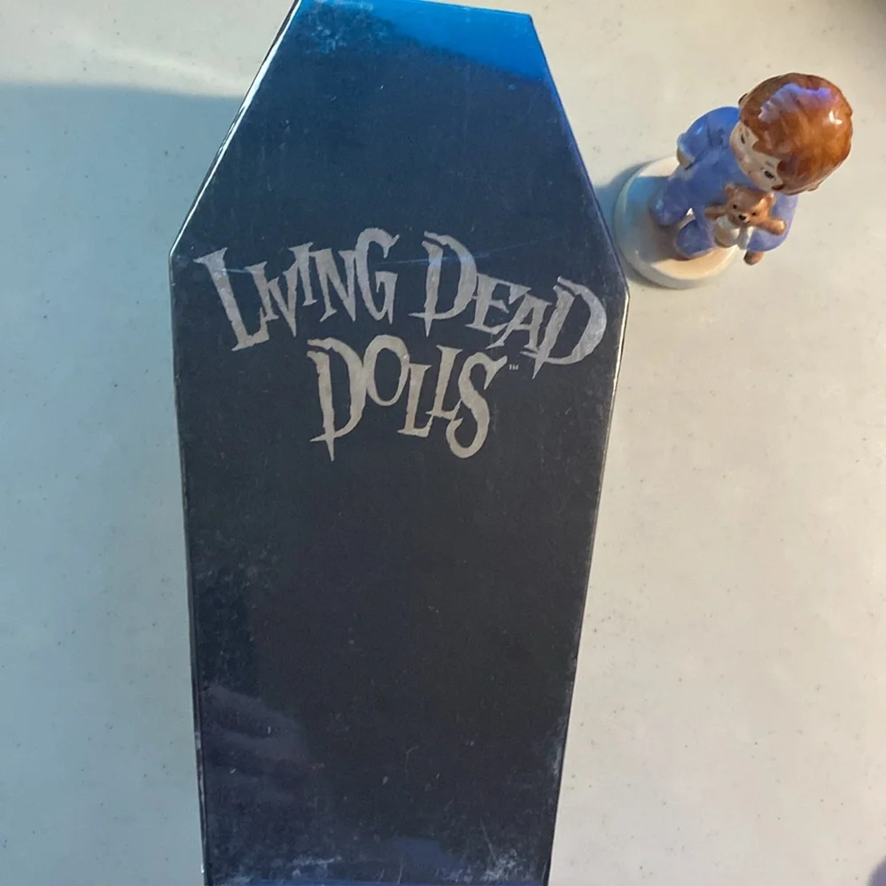 Mezco living dead