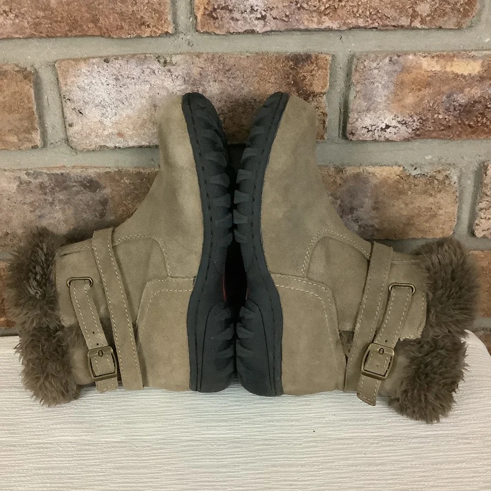 Khombu suede leather