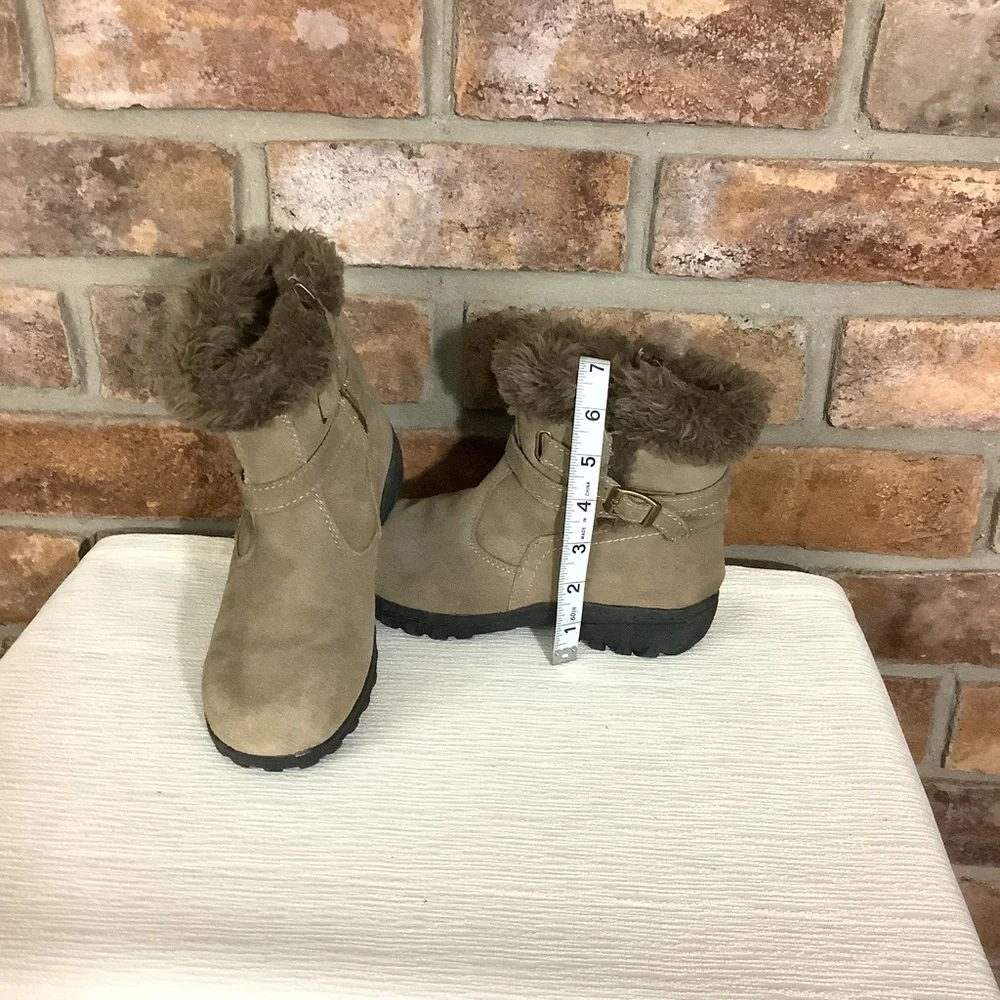 Khombu suede leather