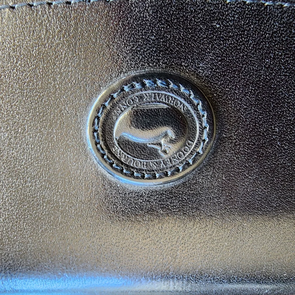 Black Smooth Leather Dooney & Bourke Wallet Elegant Sophisticated Minimalist
