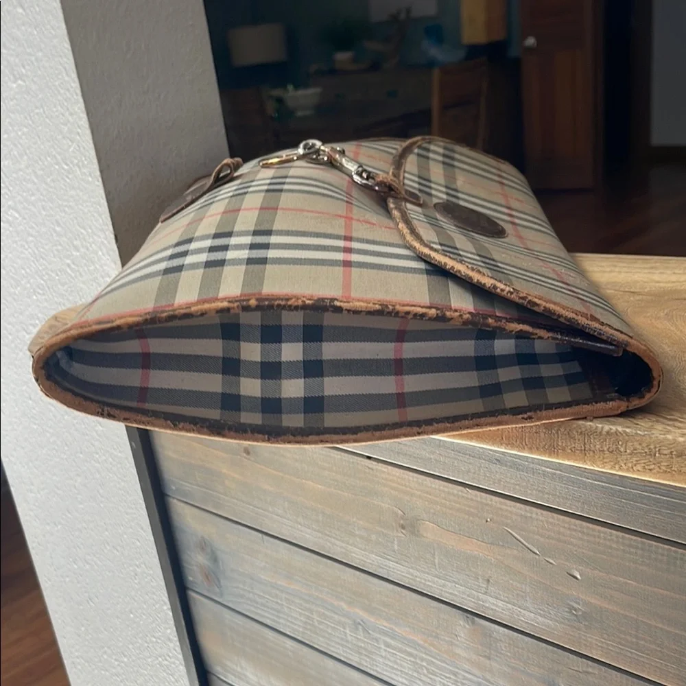 Burberry color hardware