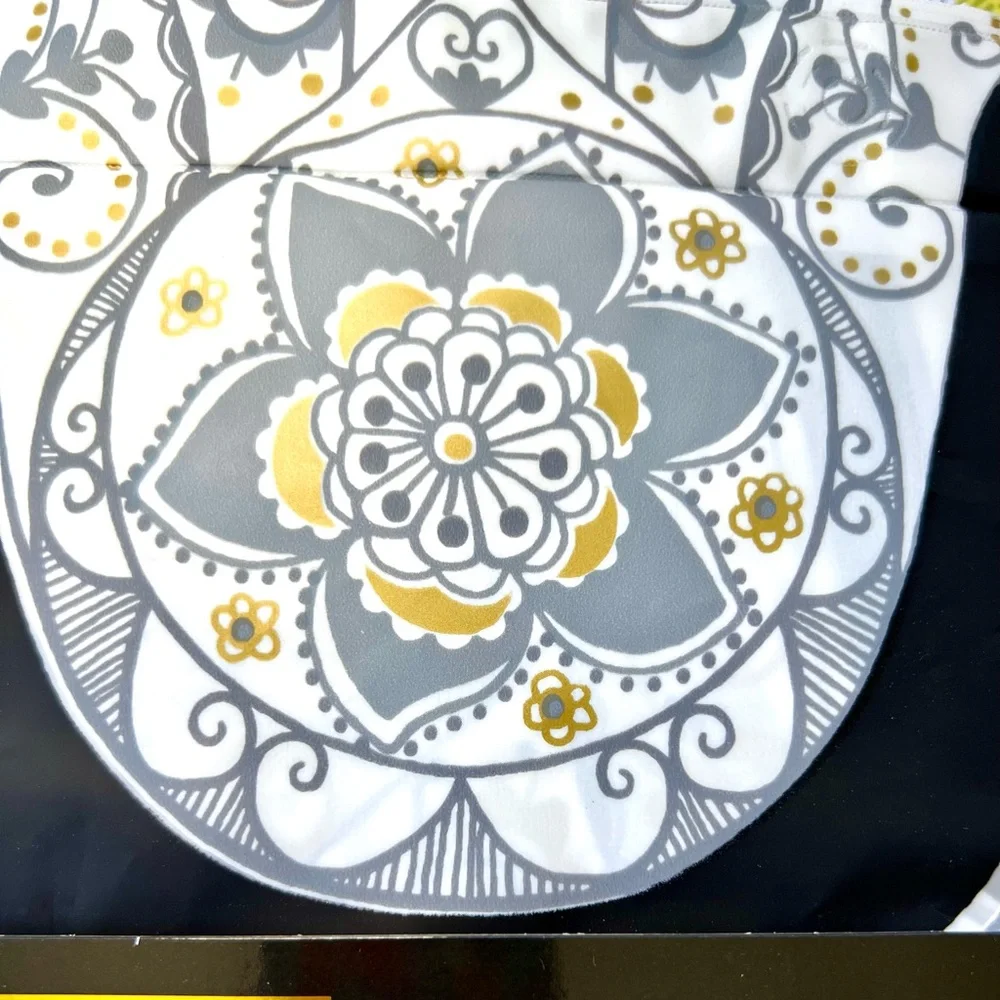 mainstream international this hamsa