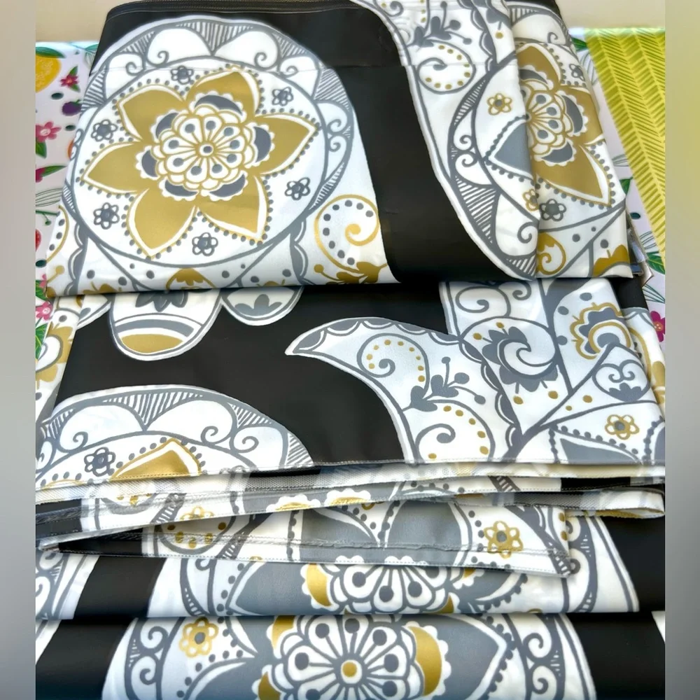 mainstream international this hamsa