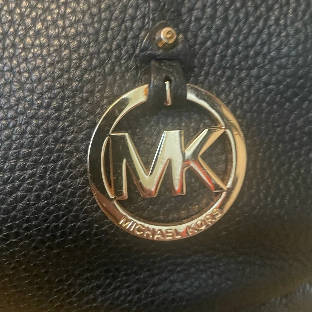 Michael Kors Maxine Medium Pebbled Leather Satchel - EUC
