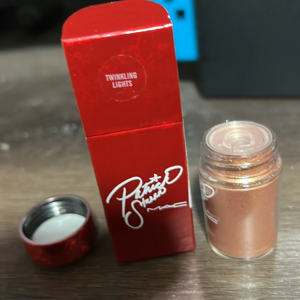 MAC Cosmetics this super