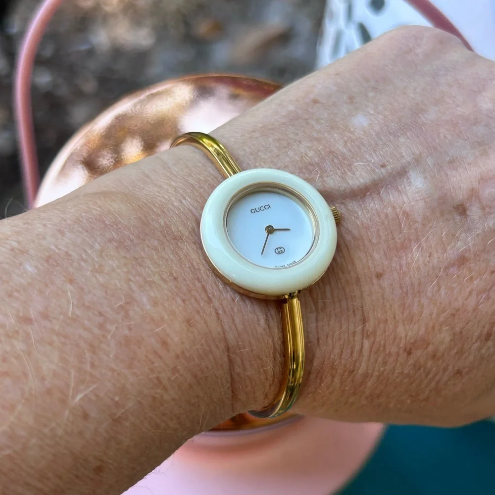 GUCCI LUXURY Vintage14k Gold Plated Quartz Swiss made bracelet watch